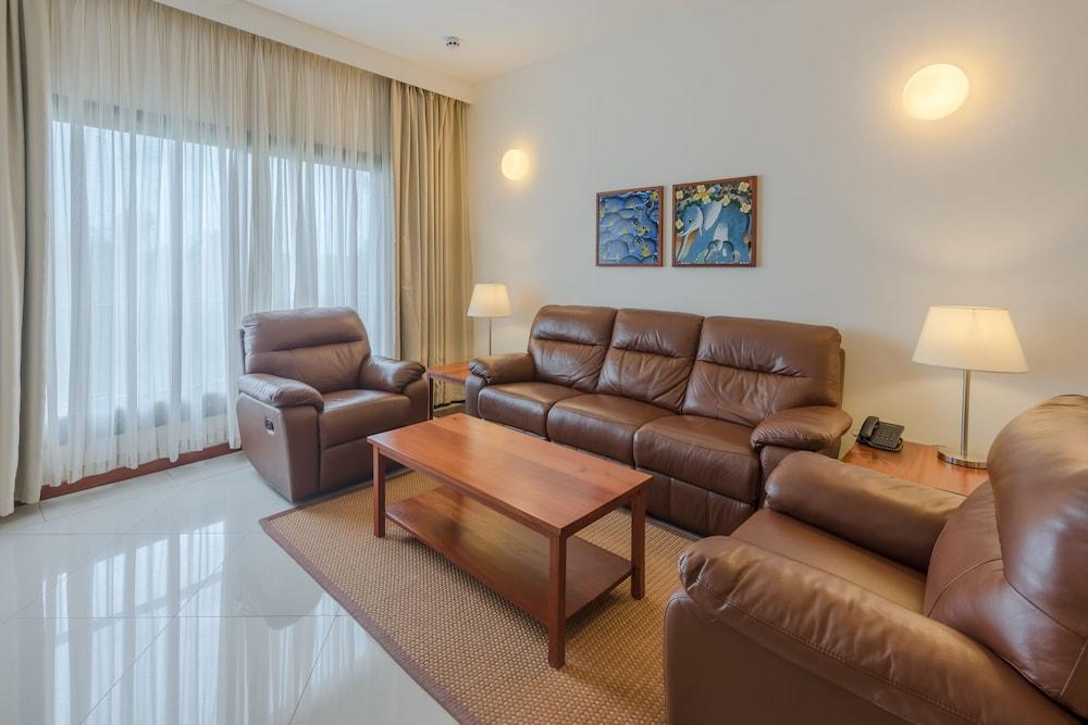 Sea Cliff Court Hotel & Luxury Apartments ダル・エス・サラーム エクステリア 写真