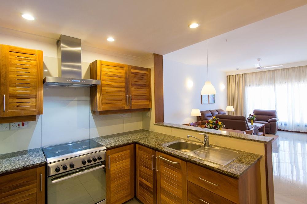 Sea Cliff Court Hotel & Luxury Apartments ダル・エス・サラーム エクステリア 写真