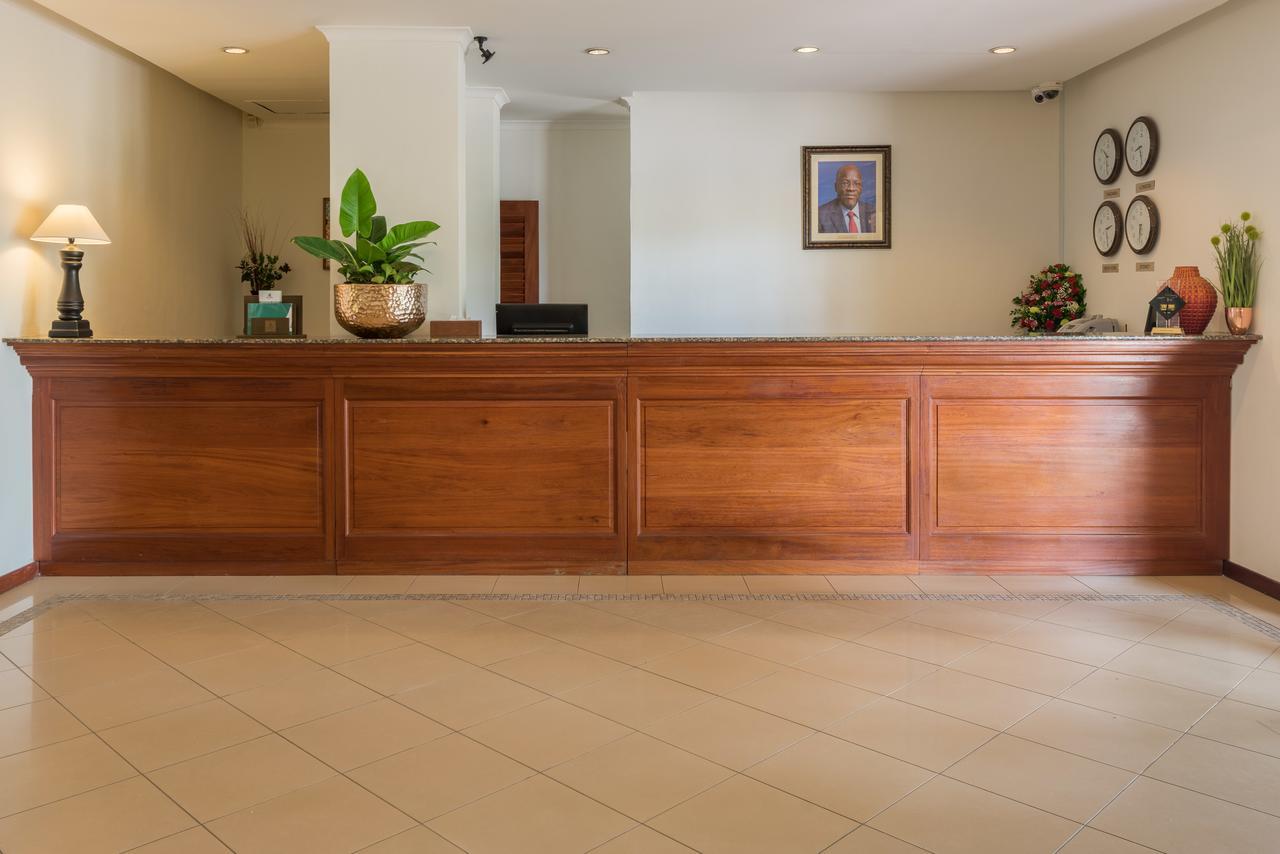 Sea Cliff Court Hotel & Luxury Apartments ダル・エス・サラーム エクステリア 写真
