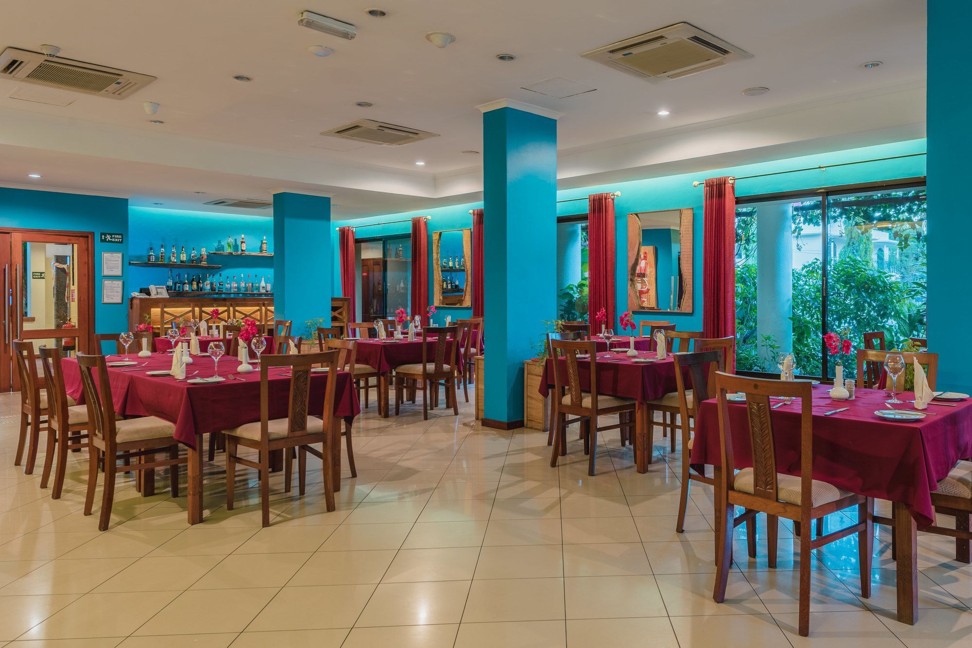 Sea Cliff Court Hotel & Luxury Apartments ダル・エス・サラーム エクステリア 写真