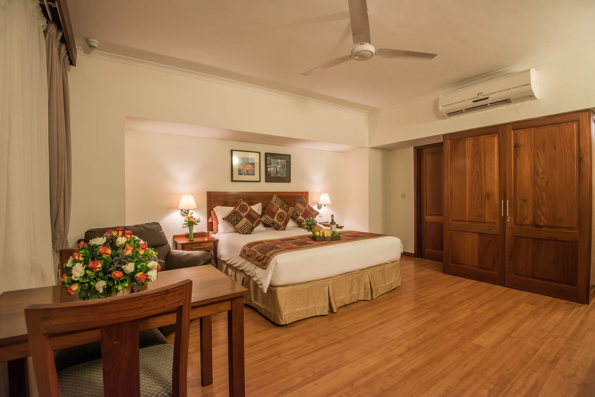 Sea Cliff Court Hotel & Luxury Apartments ダル・エス・サラーム エクステリア 写真