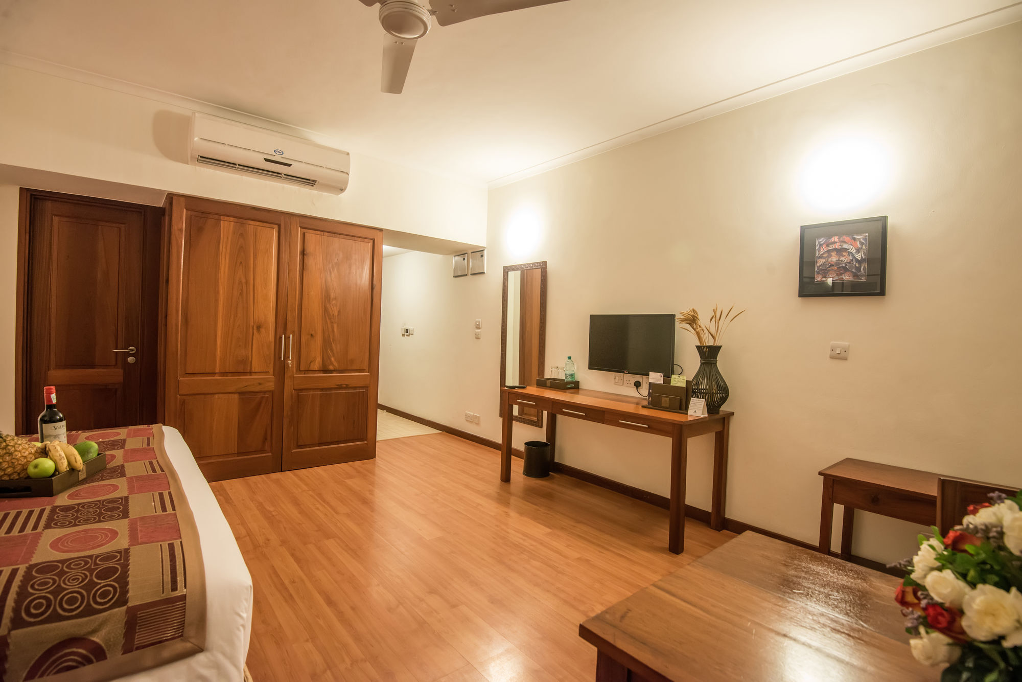 Sea Cliff Court Hotel & Luxury Apartments ダル・エス・サラーム エクステリア 写真