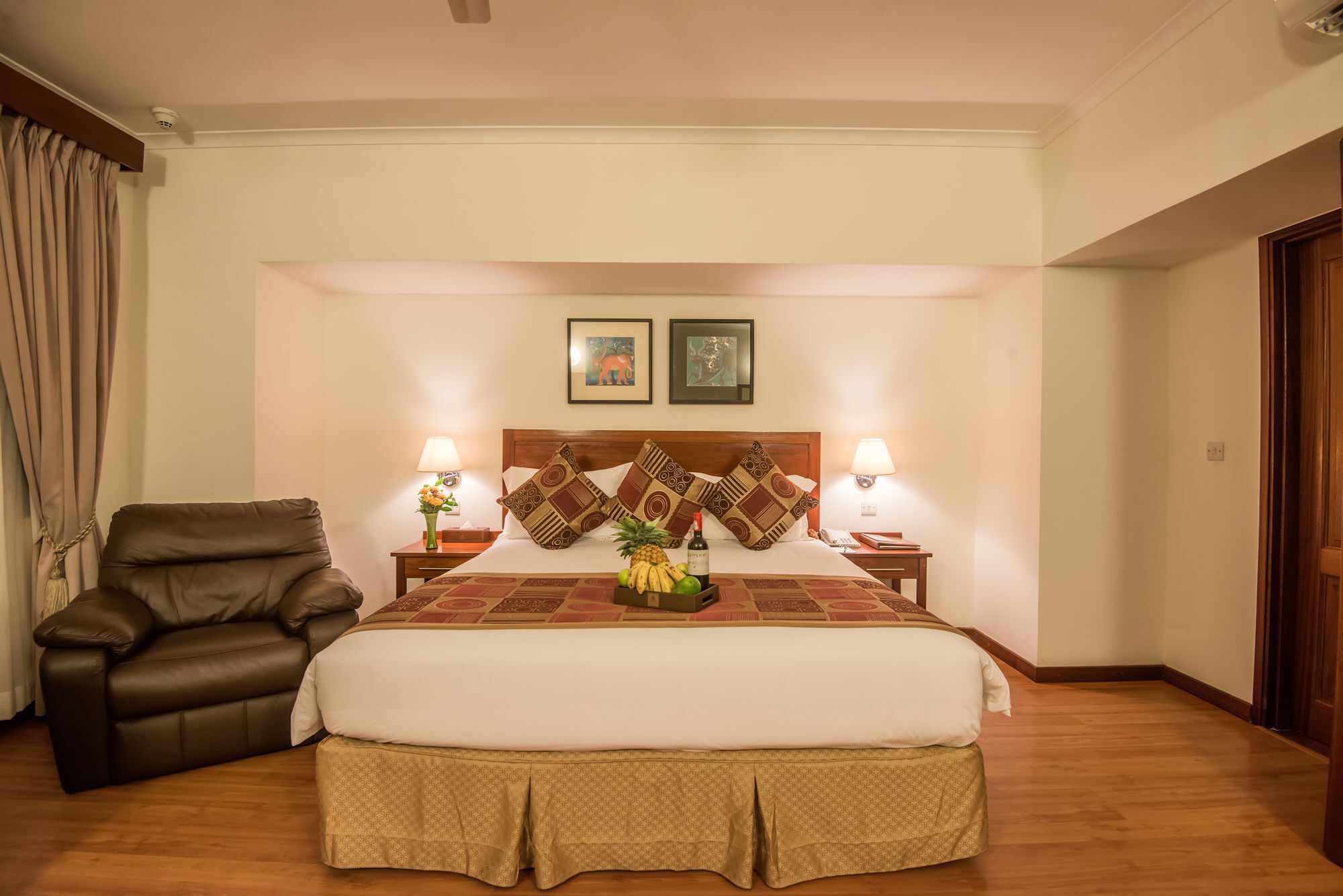 Sea Cliff Court Hotel & Luxury Apartments ダル・エス・サラーム エクステリア 写真