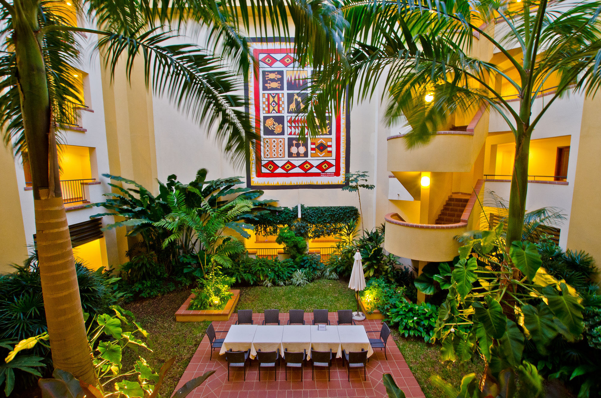 Sea Cliff Court Hotel & Luxury Apartments ダル・エス・サラーム エクステリア 写真